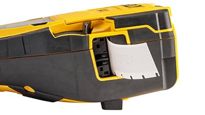 USB-A- og USB-C-porte på siden af M710-printeren.