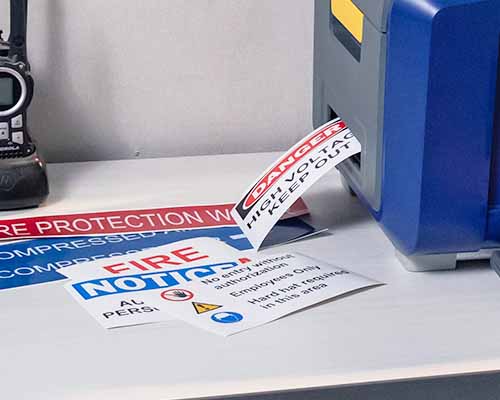 S3700 udskriver forskellige labels i flere farver.