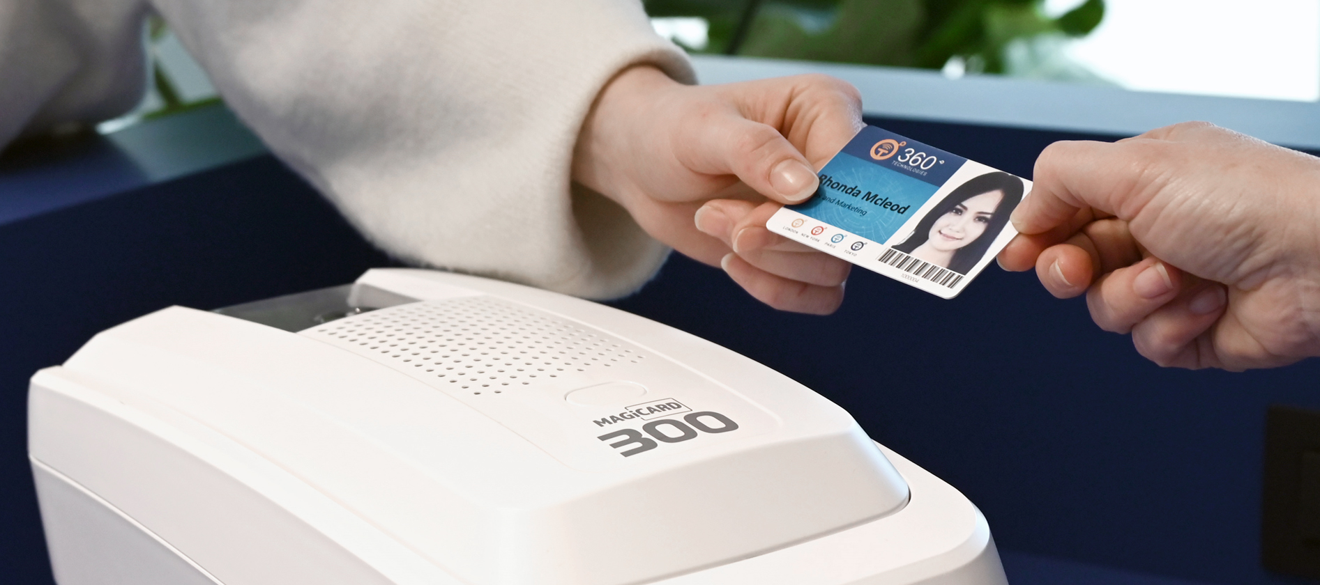 Magicard-printer med kort